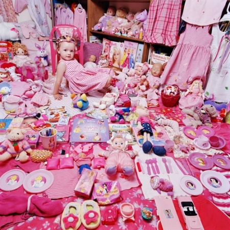019-emily-and-her-pink-things-2005